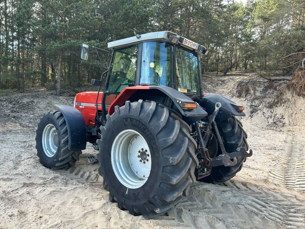 Massey Ferguson 8110