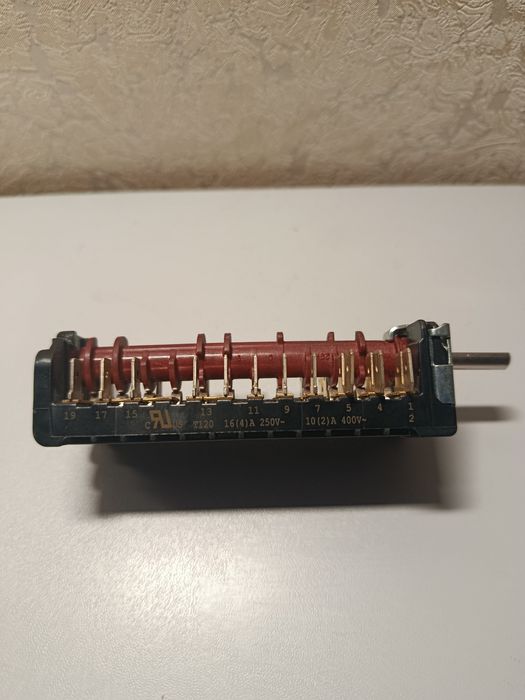 Перемикач 9- ти (8+0) позиційний (11+10) контактів - духовки Pyramida