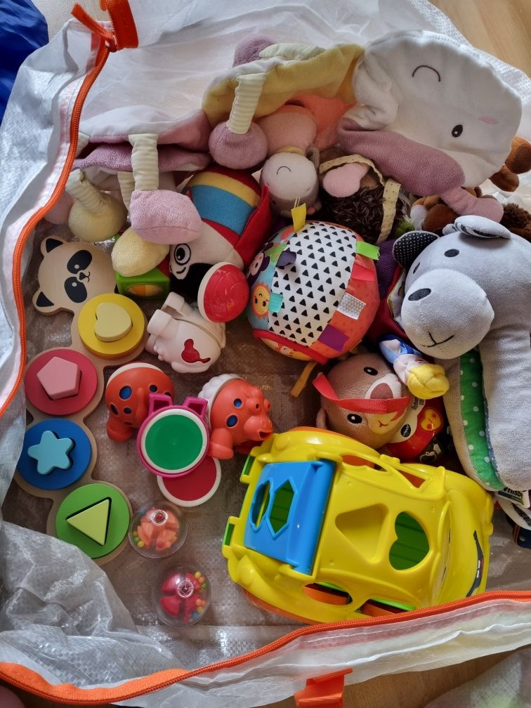 Zabawki dla dziecka niemowlaka
