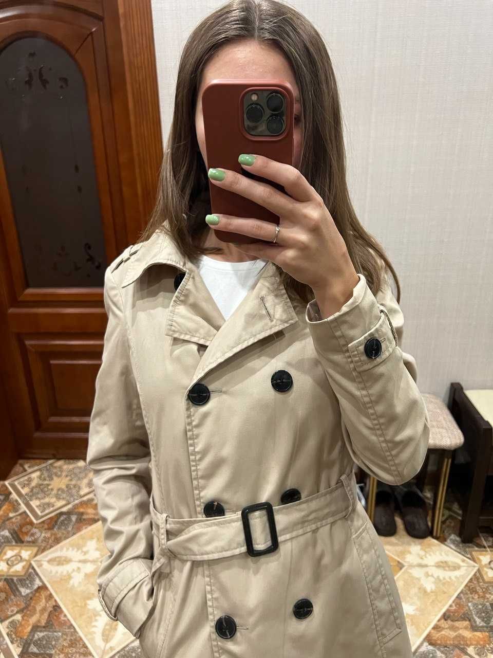 Тренч бежевого кольору