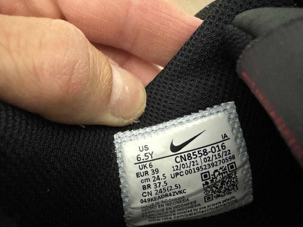 Кросівки Nike 38.5 розмір