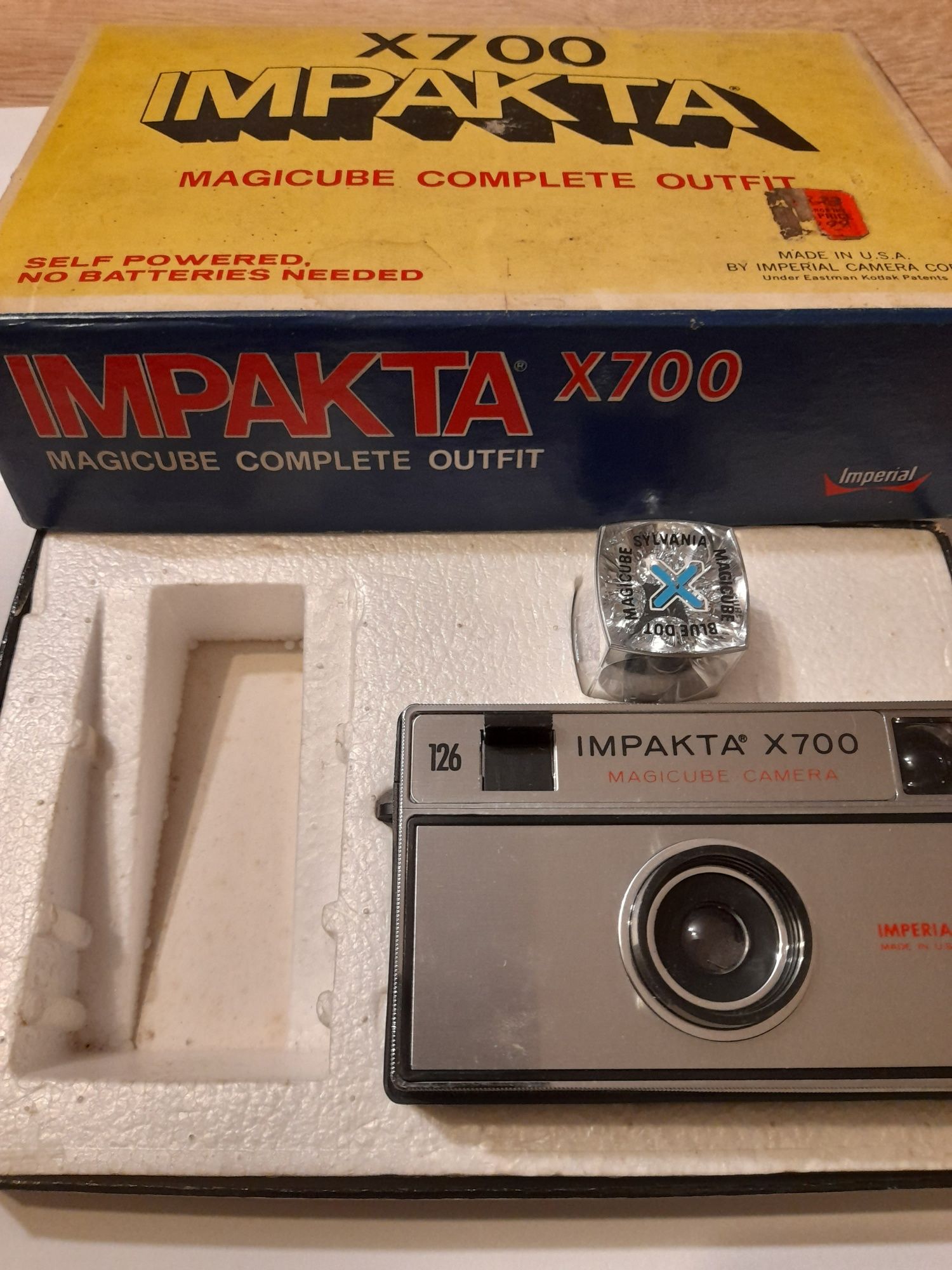 Aparat fotograficzny  X700 IMPAKTA