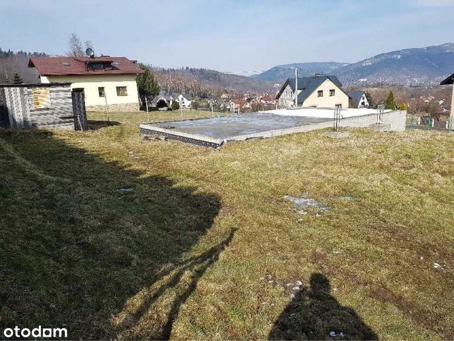 Działka budowlana z fundamentem. Meszna.