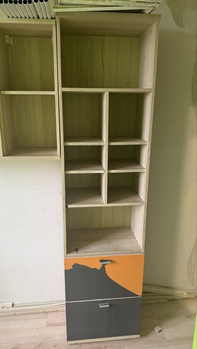 Meble ze śladami dużego zużycia