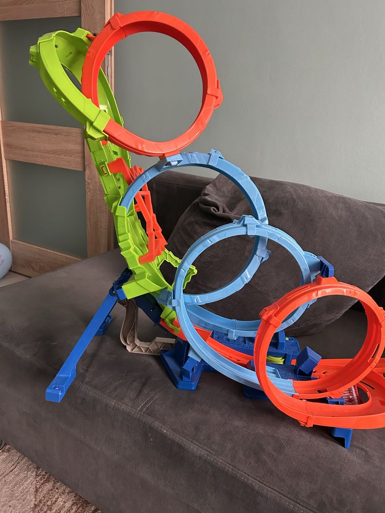Tor Hot Wheels Action Poczwórna pętla kraks HXR70