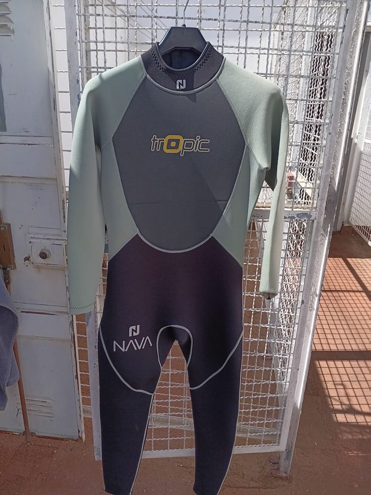 Fato Neoprene Marca Nava tamanho L