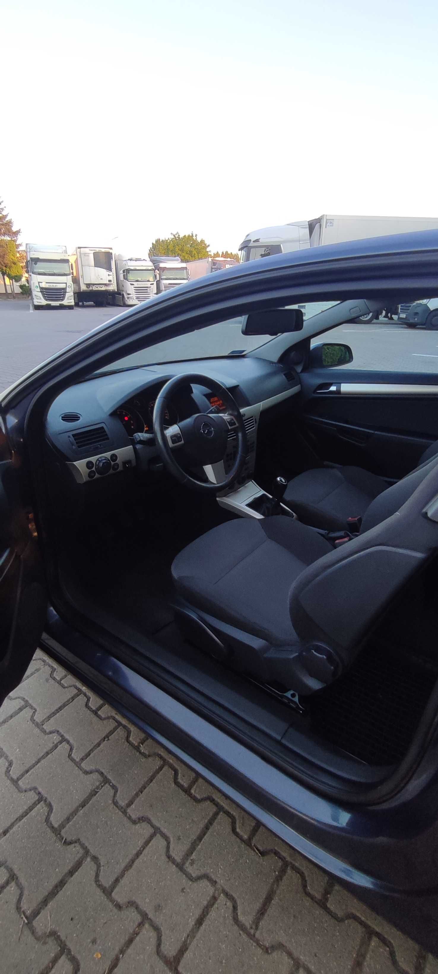 Opel Astra H Hatchback 2009r.