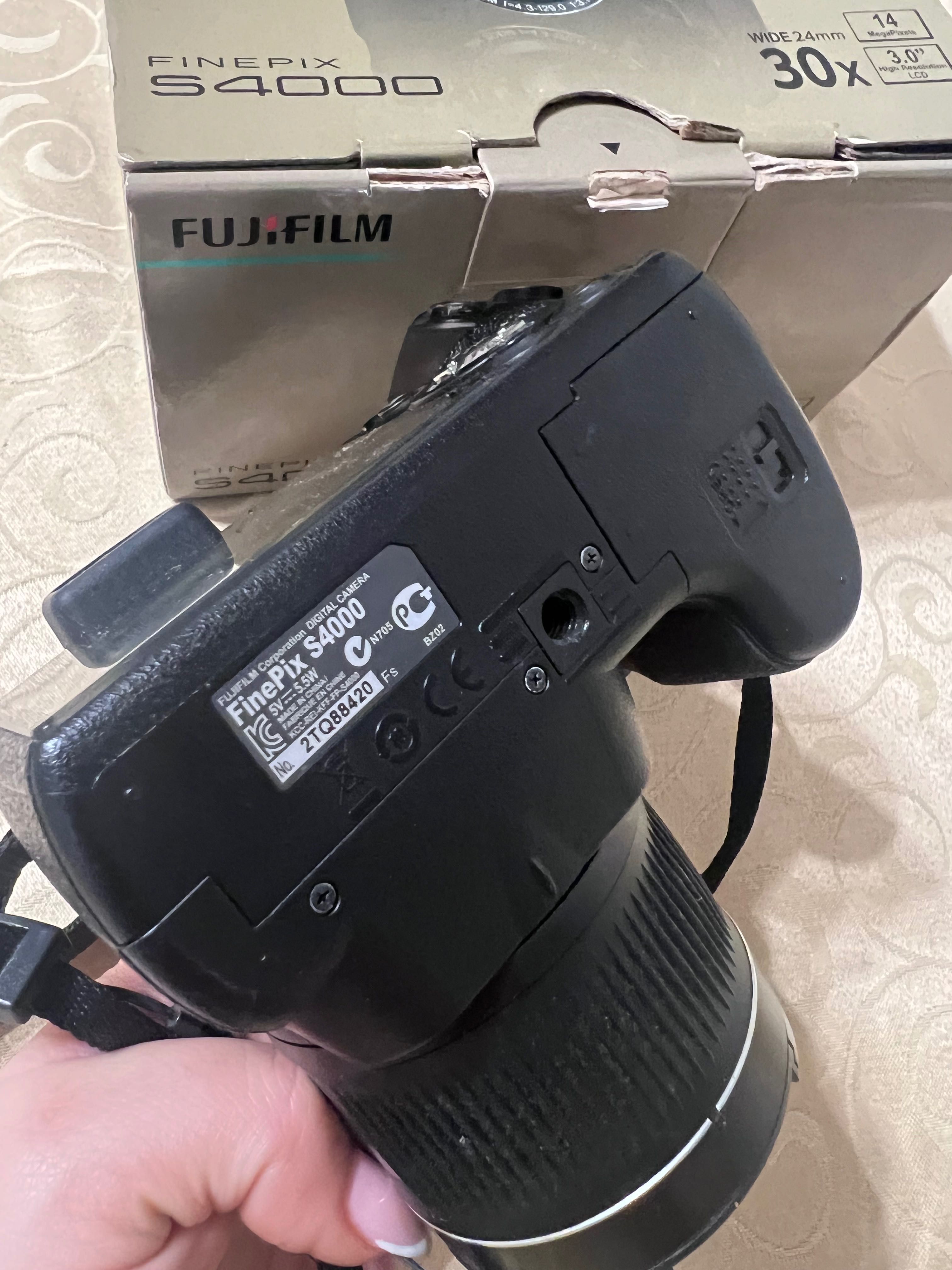 Fujifilm FinePix S4000 – Câmera Digital 14 MP, Zoom 30x, LCD 3.0”