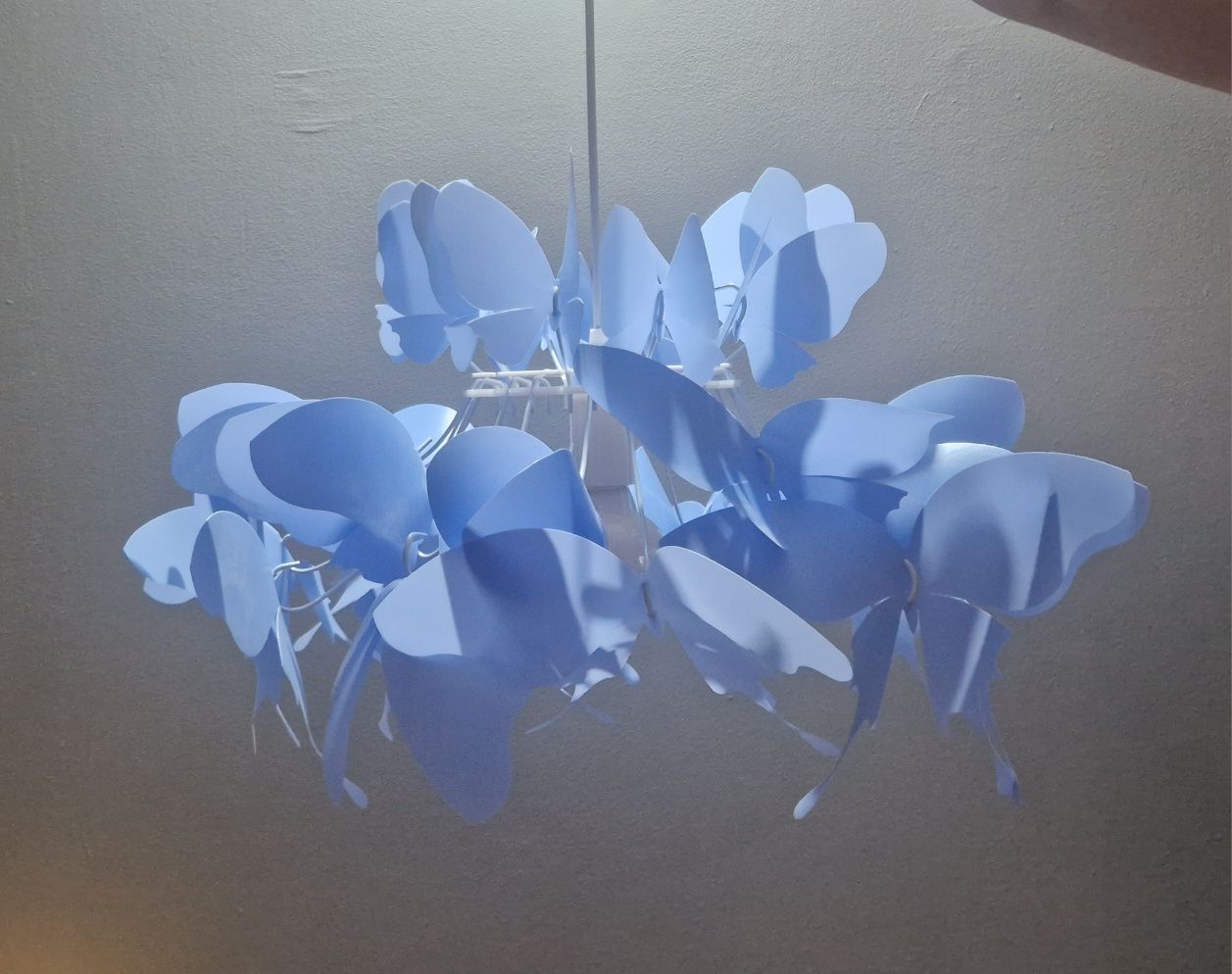 Lampa wisząca motyle niebieska