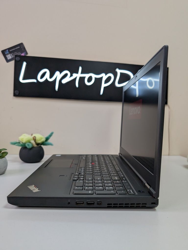 P2000M(4GB).Ноутбук Lenovo ThinkPad P52/i7-8/16/512/15.6/IPS/потужний