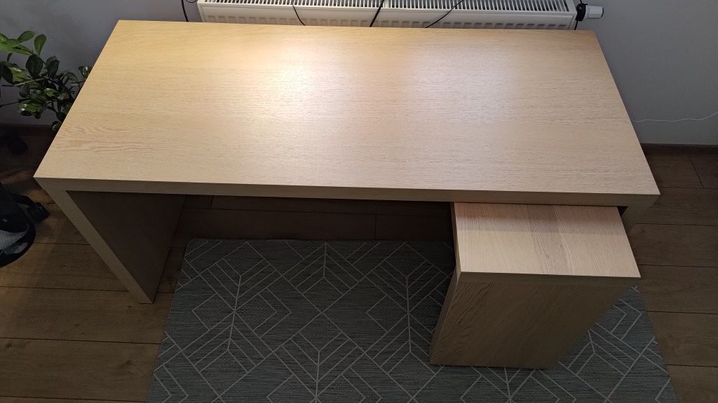 Biurko Malm IKEA z wysuwanym blatem, jasny dąb - stan idealny