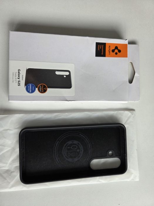 Etui Spigen Thin Fit MagSafe GALAXY S25 CZARNY