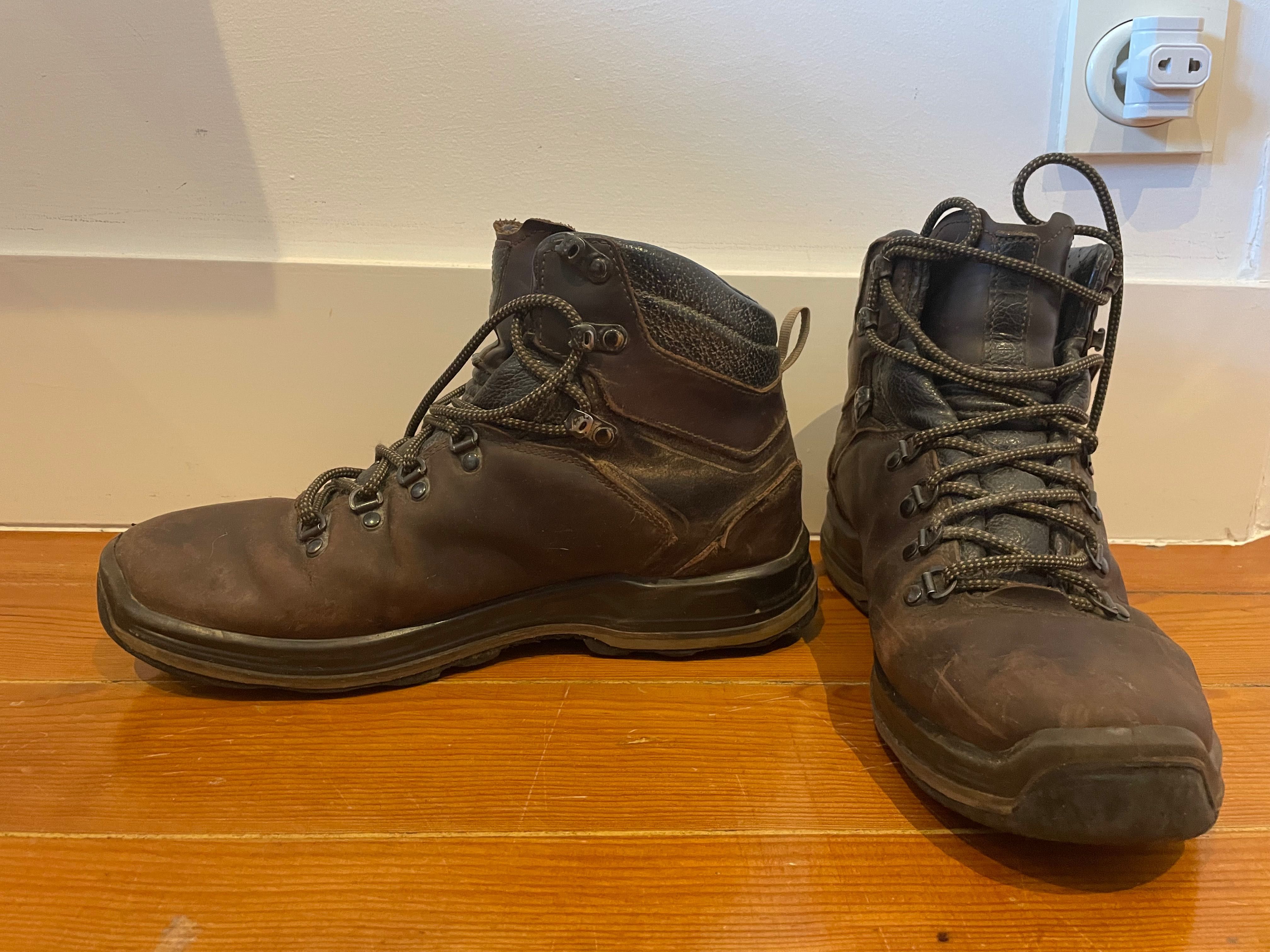 Bota Caminhada Decathlon Pele