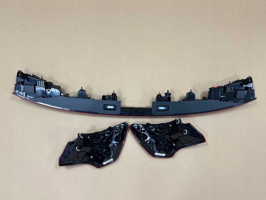 AUDI E-TRON 4KE Ліхтарі задні