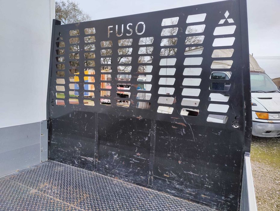 Carroçaria com Taipais Alumínio