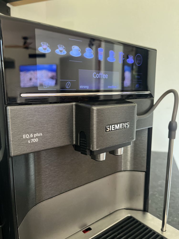 Кофемашина Siemens EQ.6 plus s700 / Кавамашина / Все виды кофе ТОП