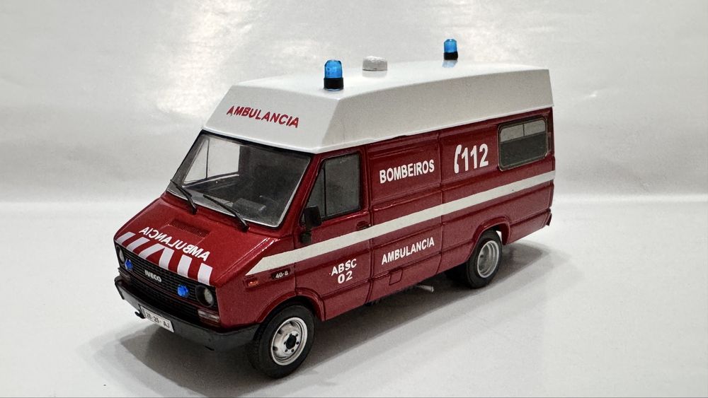 Ambulancia Bombeiros Iveco Daily 1:43