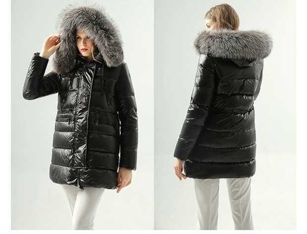 Пуховики с натур мехом чернобурки Moncler XS,S,M