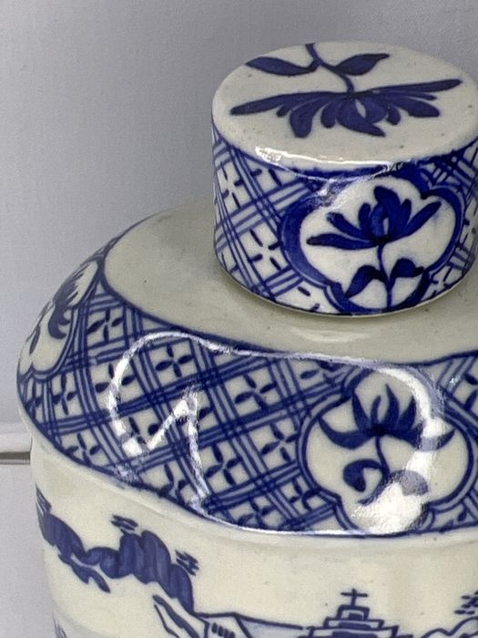 Chiński pojemnik na herbatę styl antyczny Ming porcelanowy
