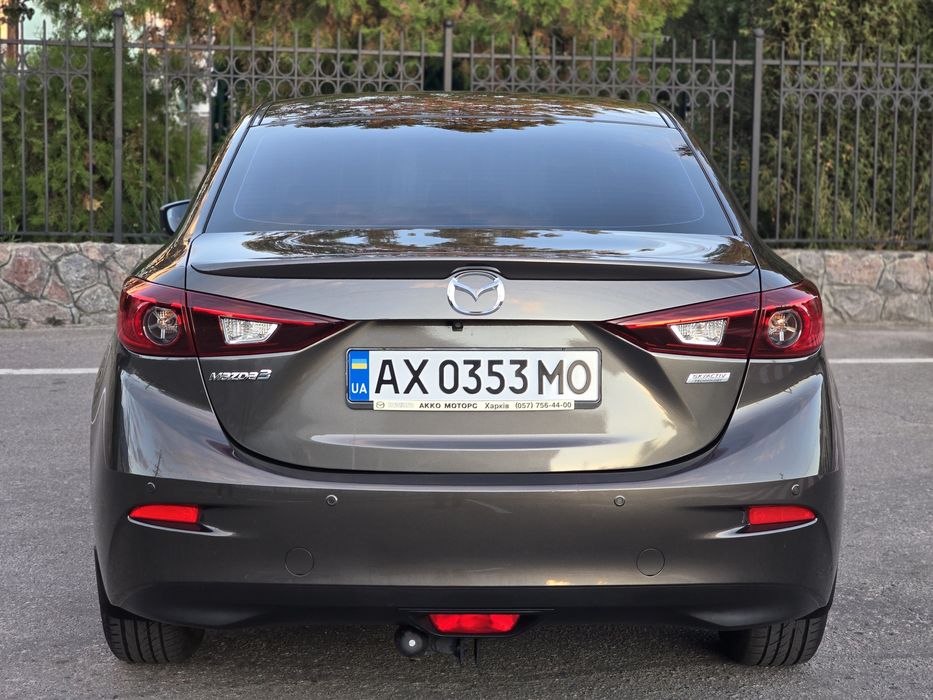 Продам свою Mazda 3 1.5л - 2017г ( ОФИЦИАЛЬНАЯ )