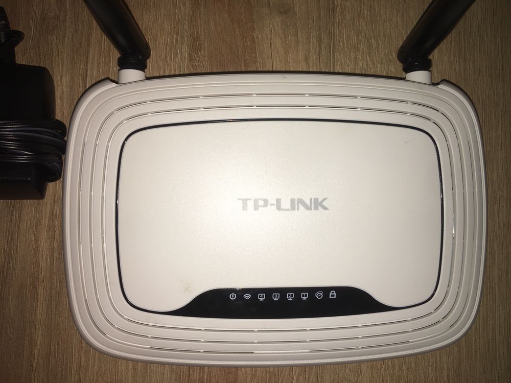 TP-LINK model: TL-WR841N -duży zasieg. 5dBl