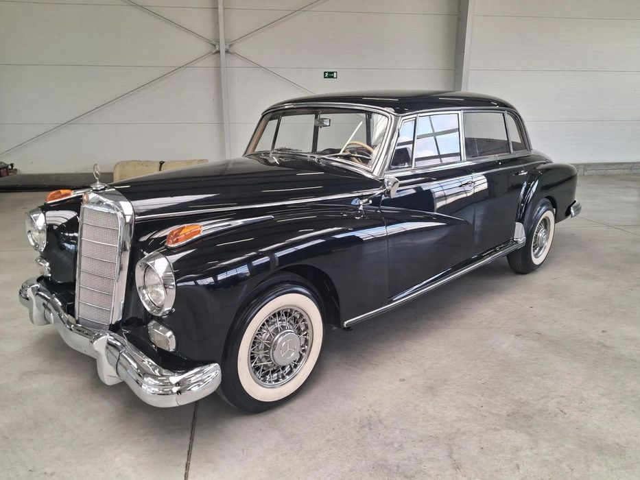 Mercedes-Benz  300 Adenauer