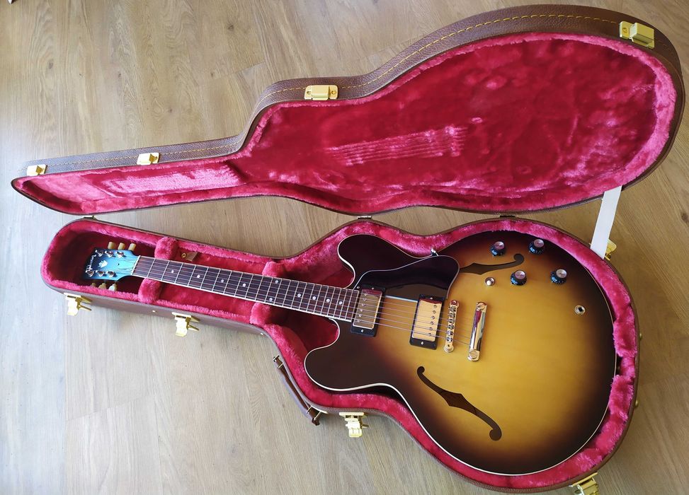 Gibson ES-335 (NOVA)