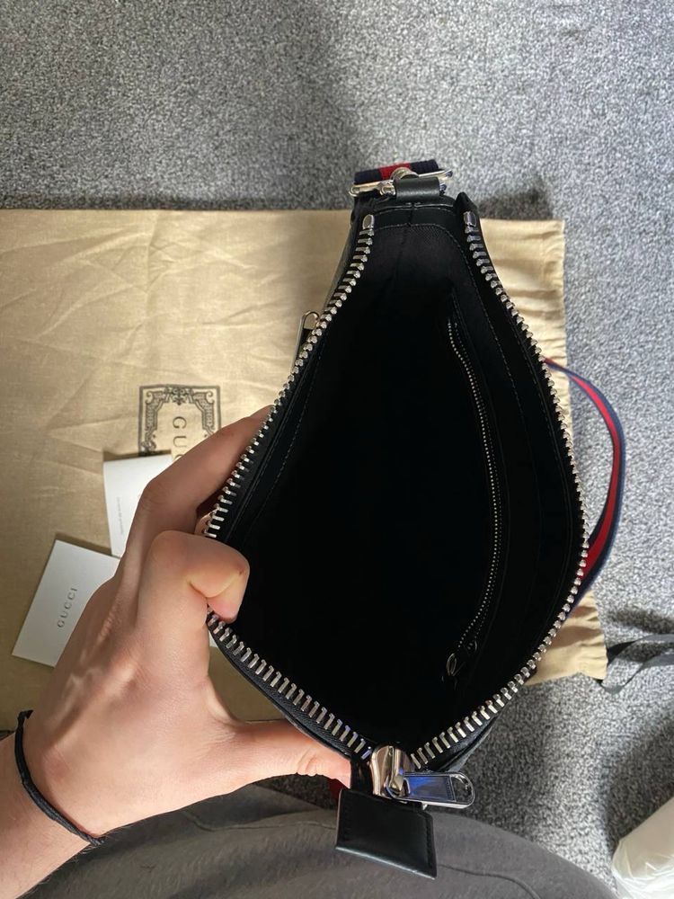 Сумка GUCCI Supreme canvas cross-body bag