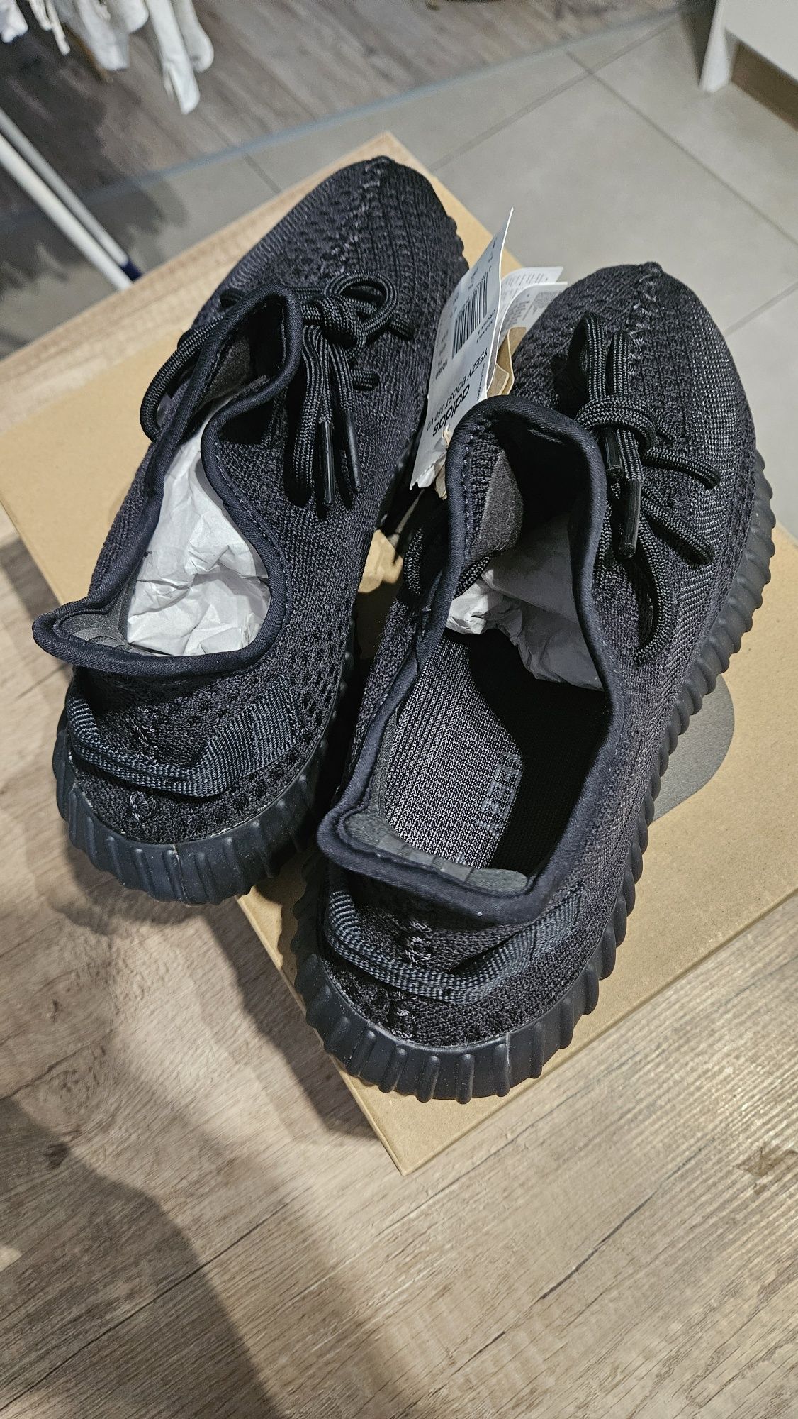 YEEZY BOOST v2 ONYX rozmiar 41 1/3 US 8 stan DS