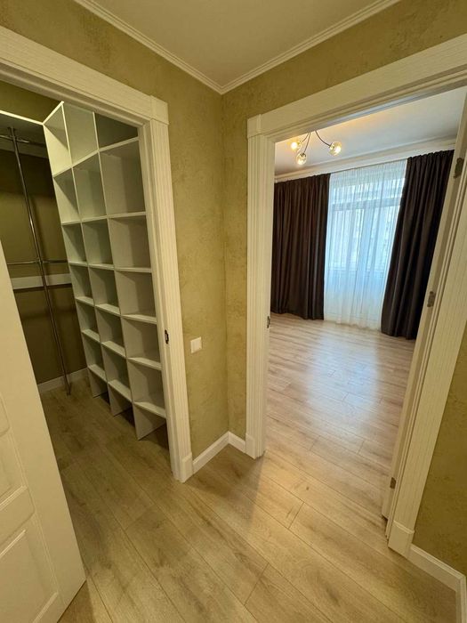 продам 2 кім  Поділ   вул.Верхній Вал 44