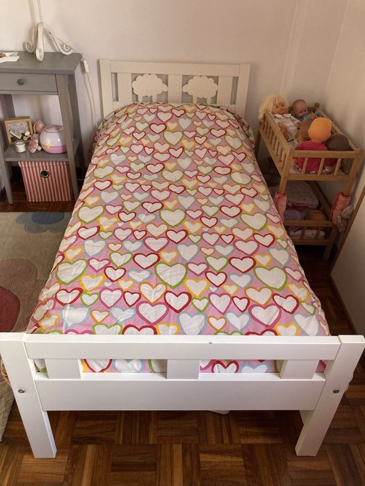 Cama criança Ikea 70x160cm com estrado incluido