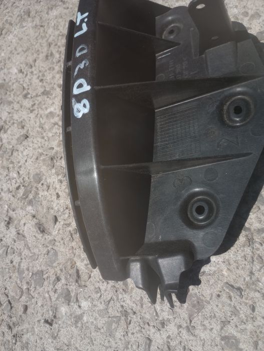 Audi a3 8 P ślizg zderzaka karoserii lewy tył tylny