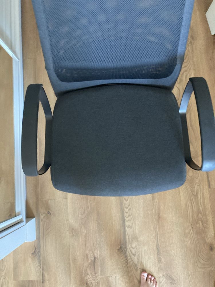 Krzesło biurowe IKEA MARKUS obrotowe, ciemny szary