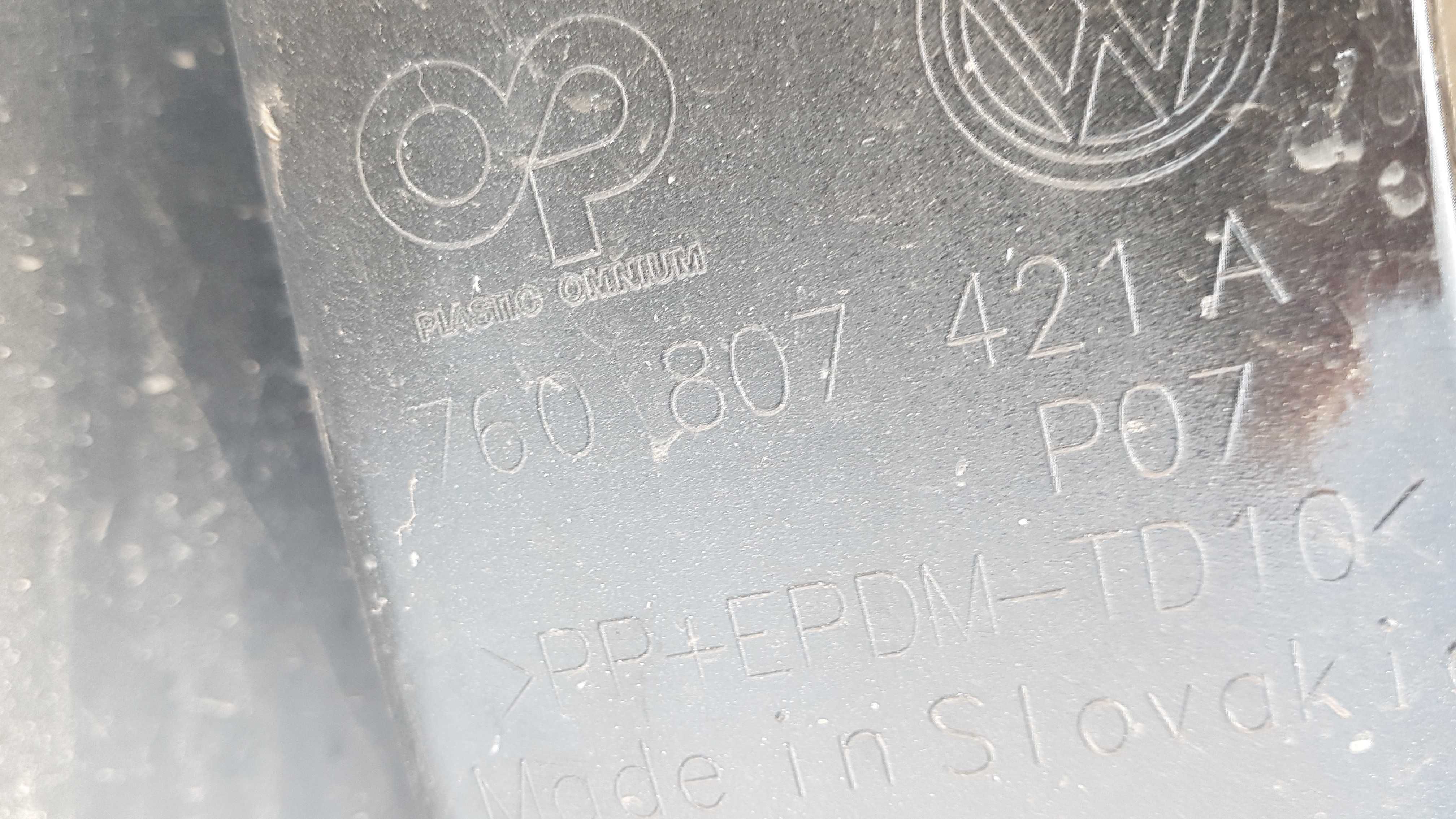 Бампер задний VW Touareg 18р- бампер задній туарег 760807421A
