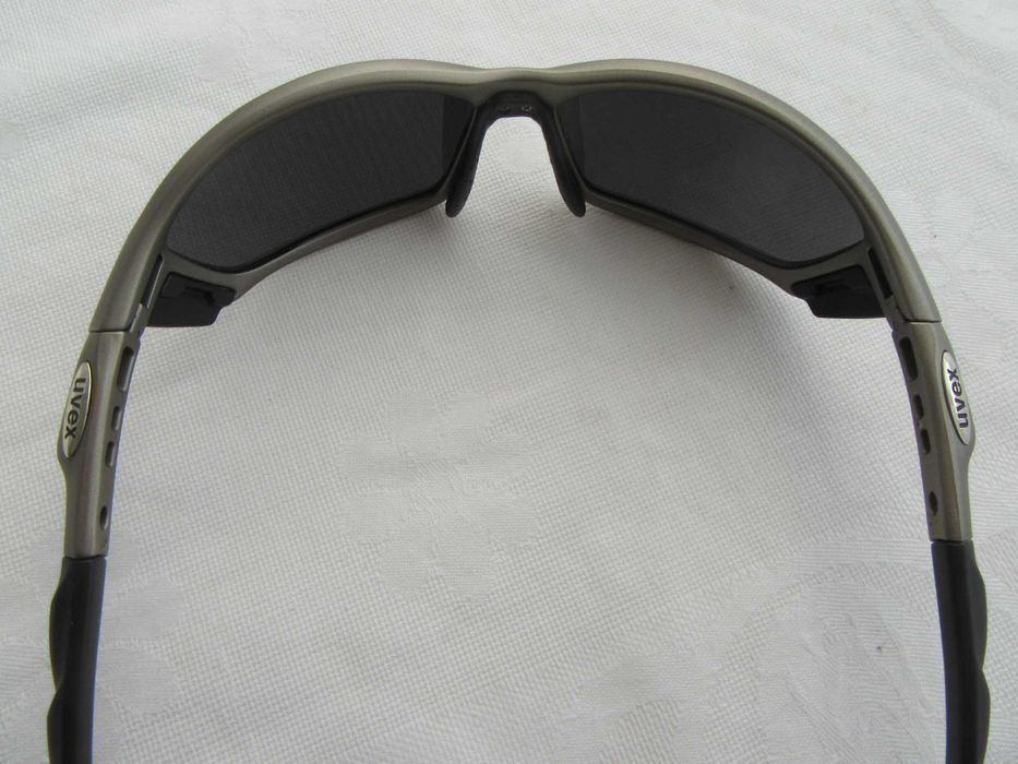 "UVEX" - Óculos escuros/Ciclista - Pouco uso - Bom estado