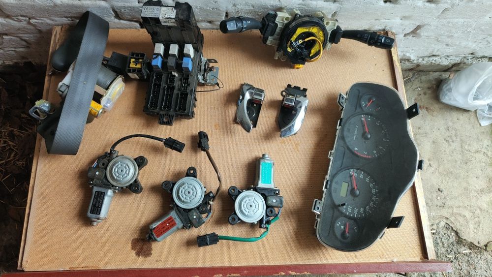 Дзеркало заднього виду  дверей водія Hyundai Santa Fe 1 Хюндай Санта ф