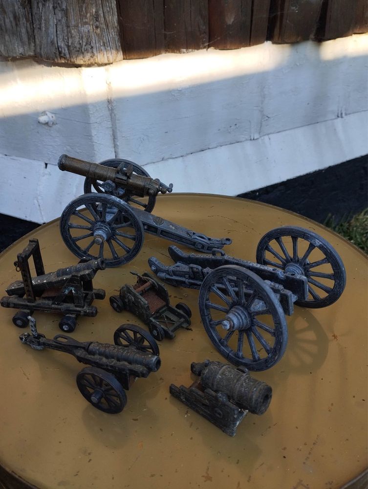 Miniaturas em metal