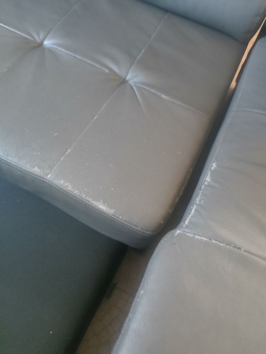 Sofá em pele (napa) preta c/ cheeselong