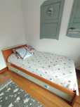 Cama de solteiro de madeira com gavetão e dois colchões quarto criança