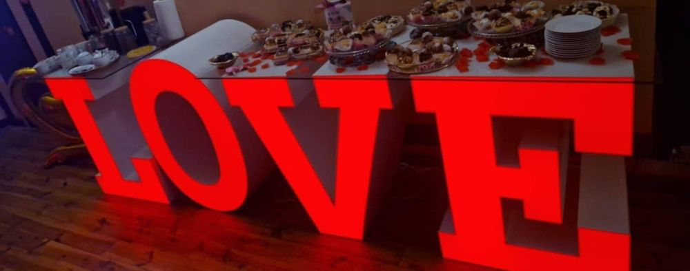 Stół love podświetlany
