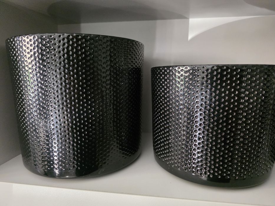 Czarne ceramiczne osłonki