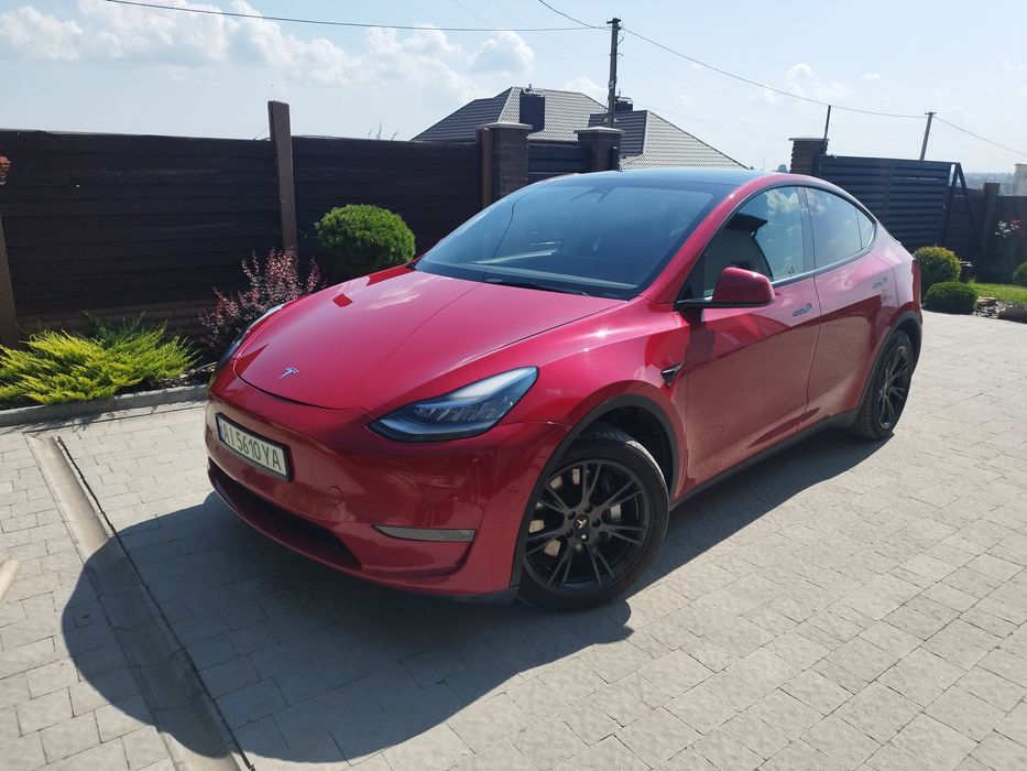 Tesla model Y 2021р long range