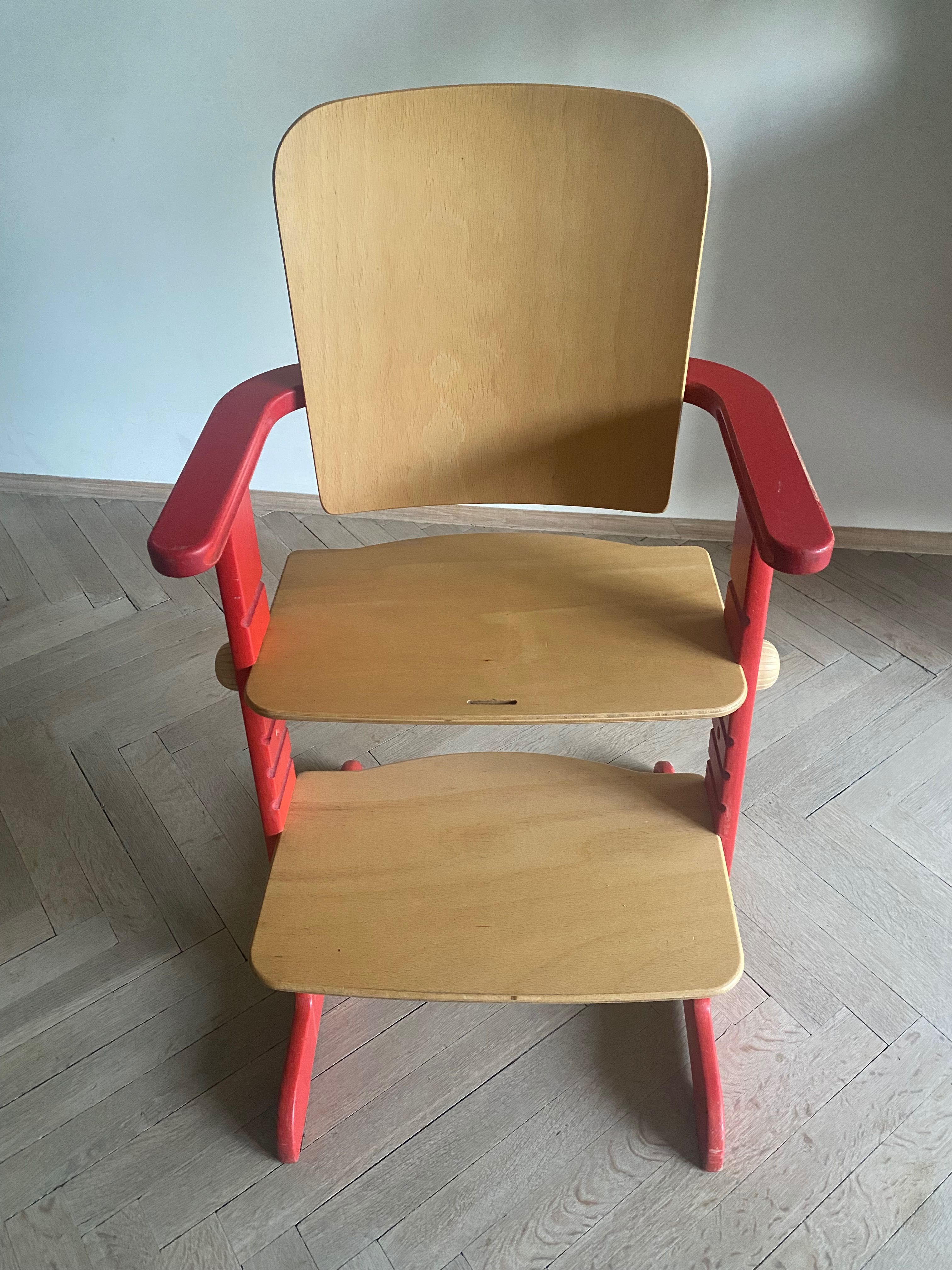 Drewniany krzesełko / fotelik do karmienia rosnące z dzieckiem Geuther