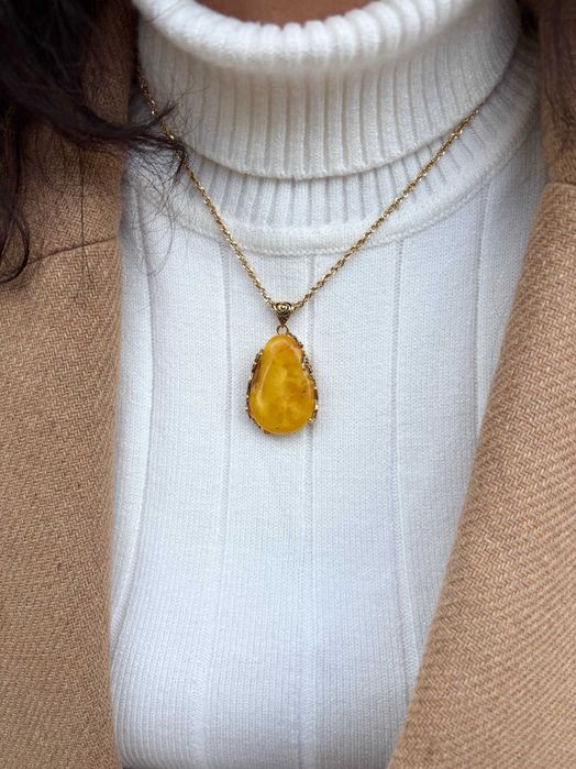 Naszyjnik z bursztynem mlecznym Królewski