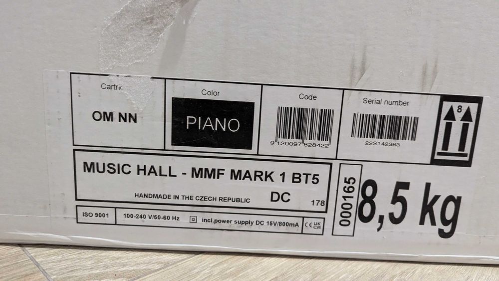 Music Hall MMF-Mark-1 BT5 OM NN Gloss Black