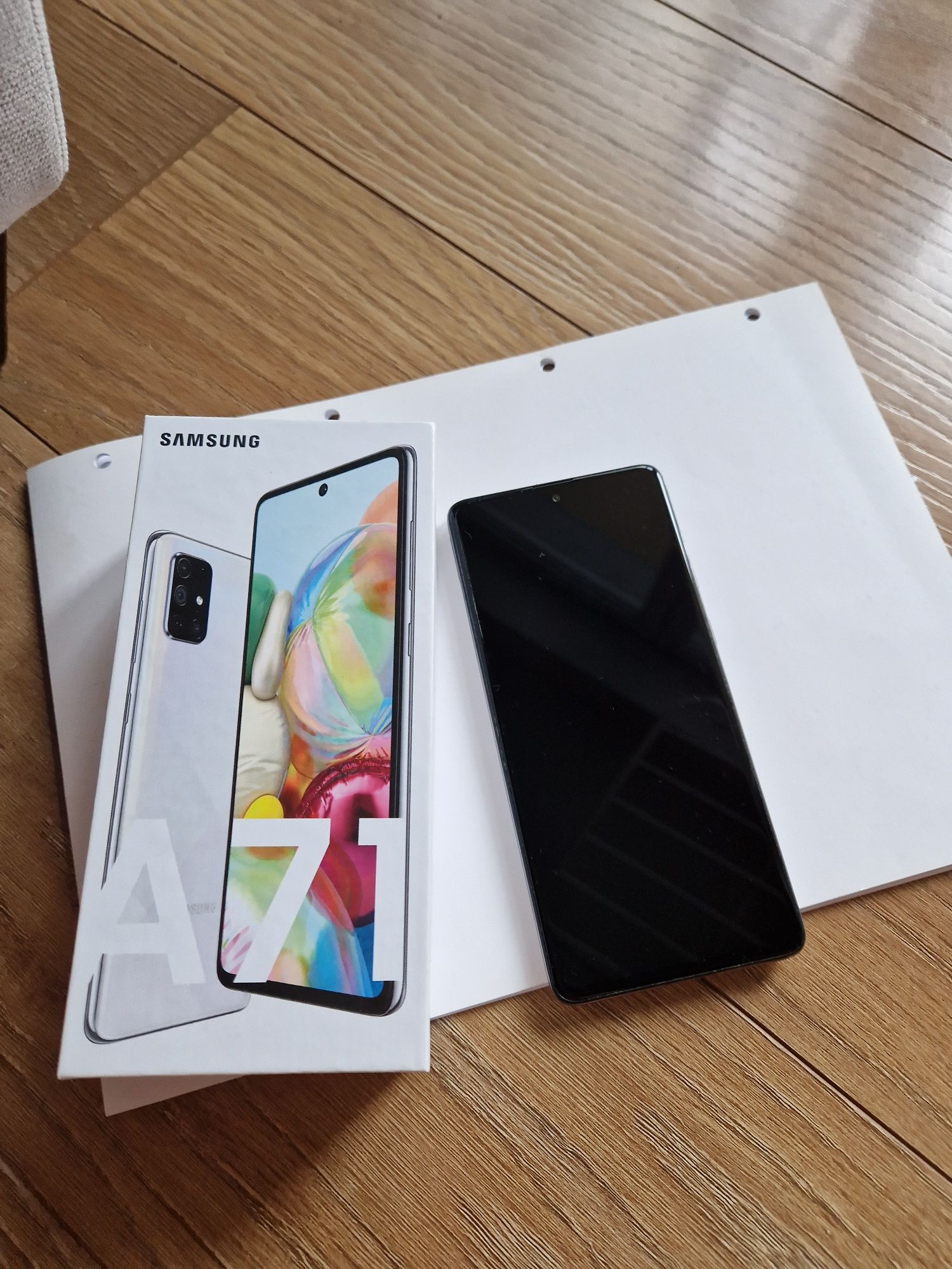 Smartfon Samsung Galaxy A71 6 GB / 128 GB srebrny