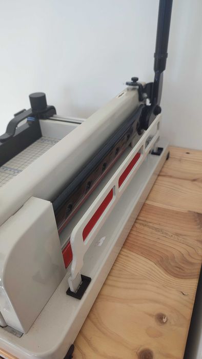 Guilhotina resmas papel manual semi-profissional