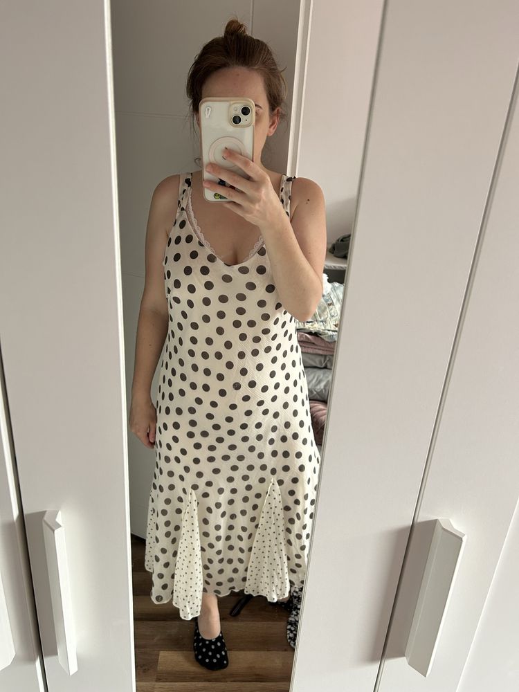 Letnia, zwiewna sukienka w grochy, na ramiączkach rozmiar 46/3XL