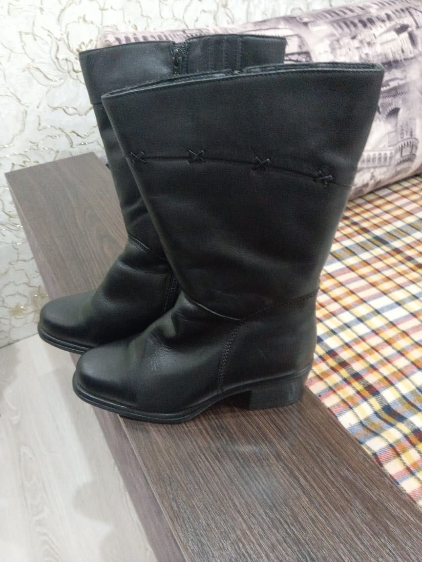 Продам Зимові сапоги.