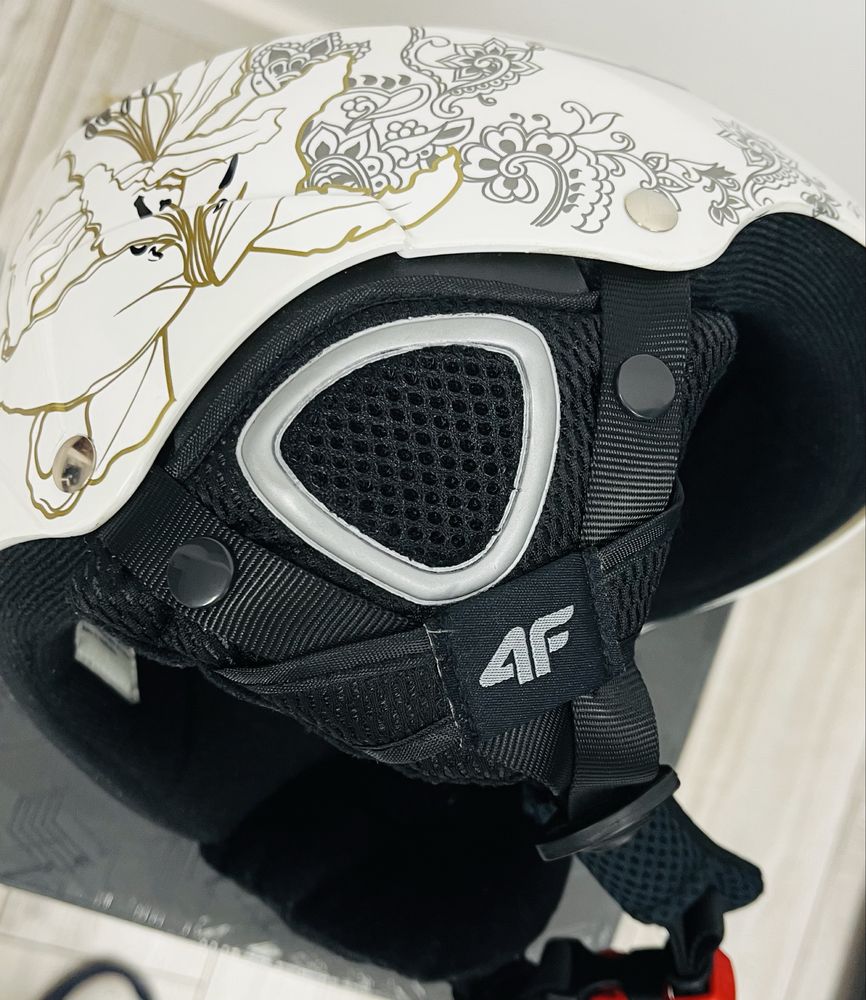 Kask Narciarski 4F Biały Nowy